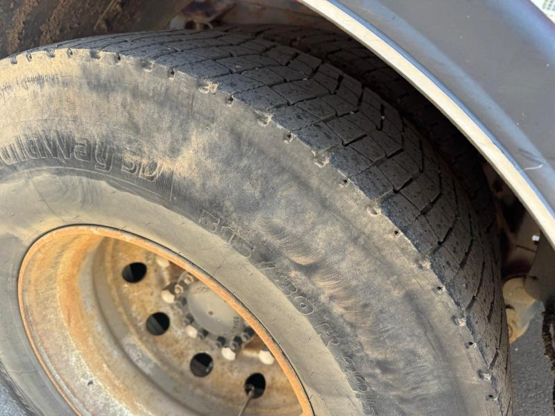 Camion citerne Renault Premium