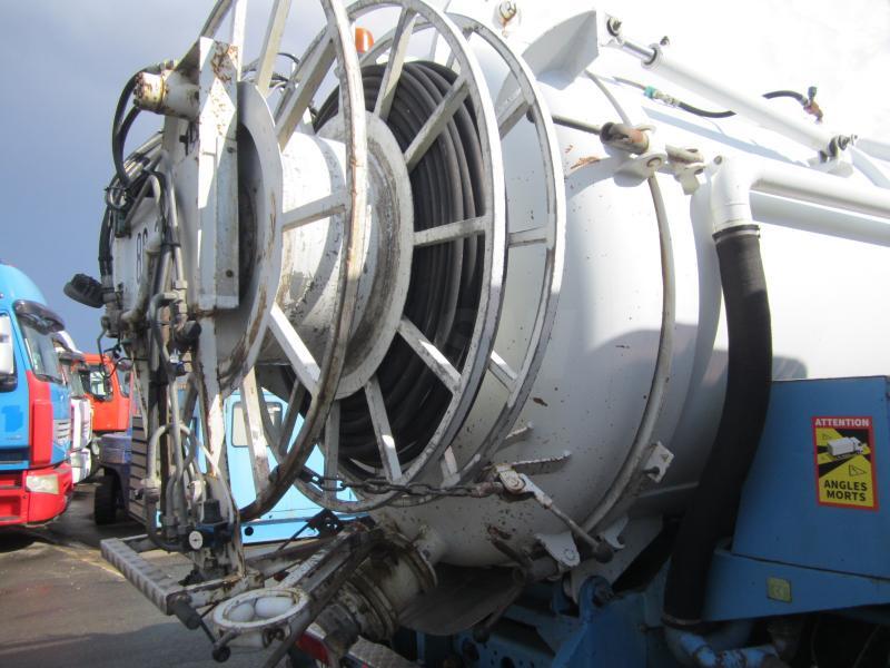 Camion citerne Renault Premium 340