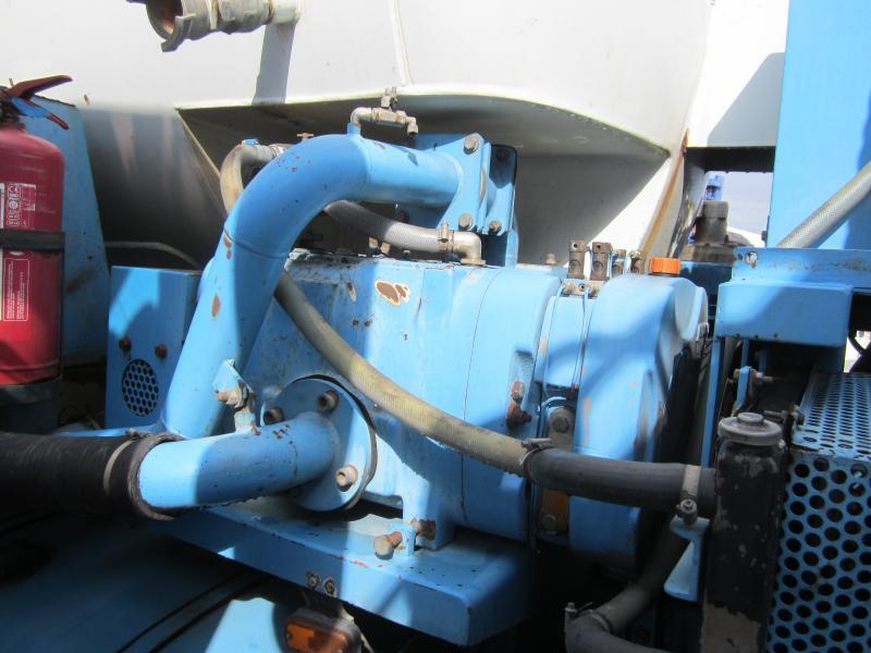 Camion citerne Renault Premium 340