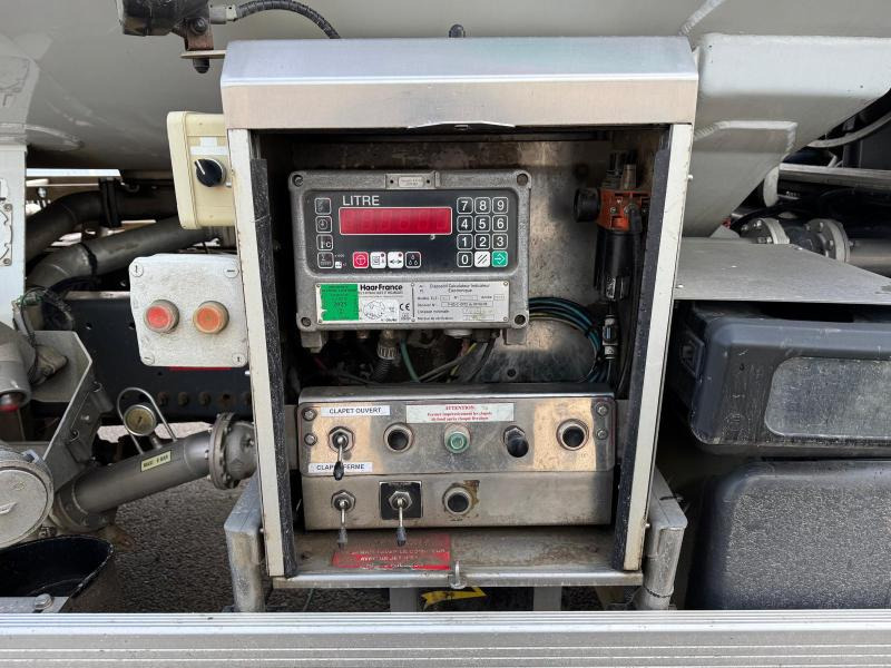 Camion citerne Renault Premium 370 DXI