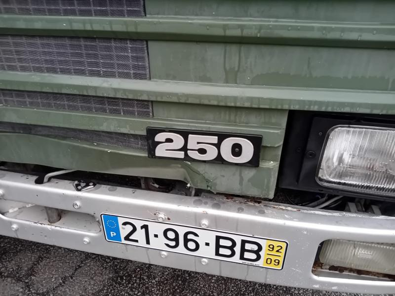 Camion citerne Scania 93 250