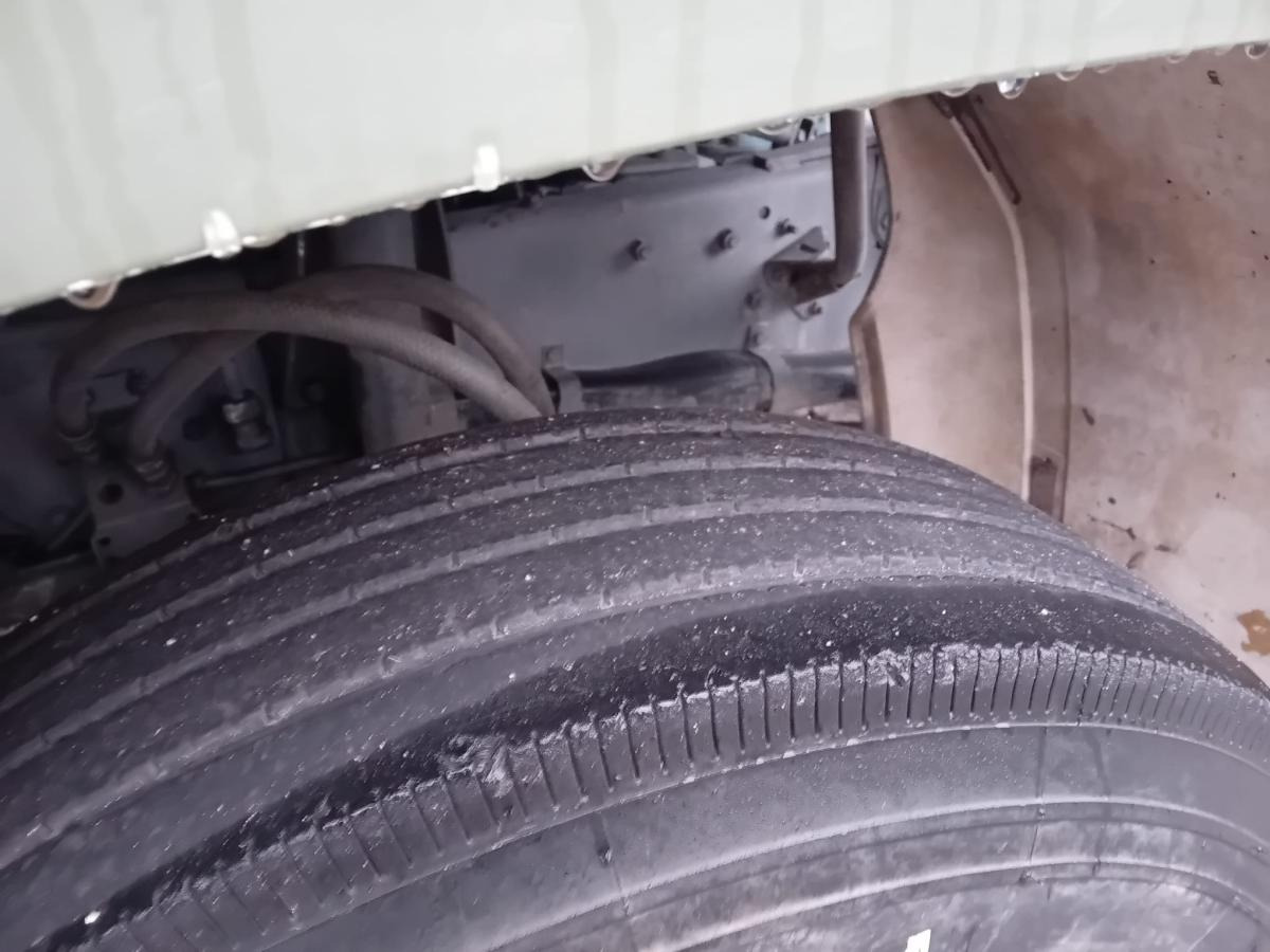 Camion citerne Scania 93 250