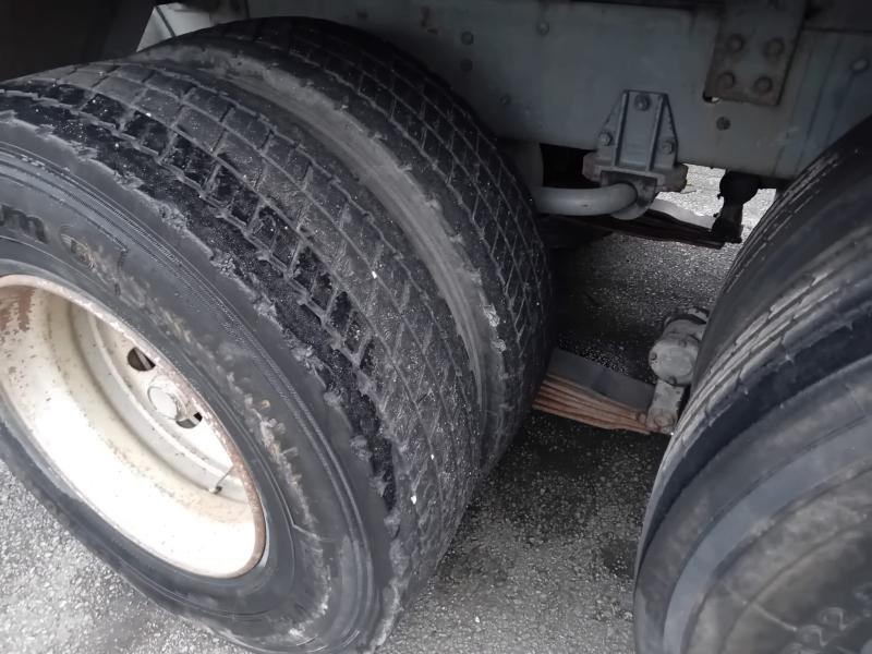 Camion citerne Scania 93 250