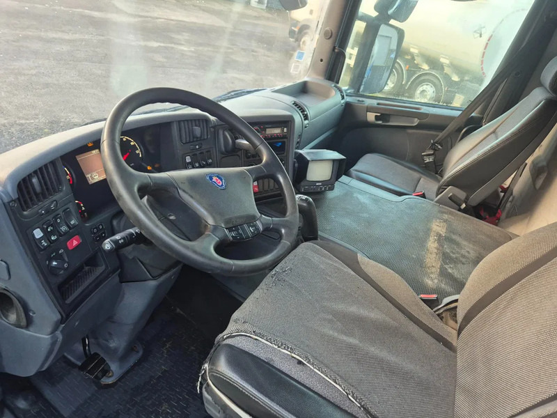 Camion citerne Scania P310 13500L CARBURANT / FUEL - 4 COMP