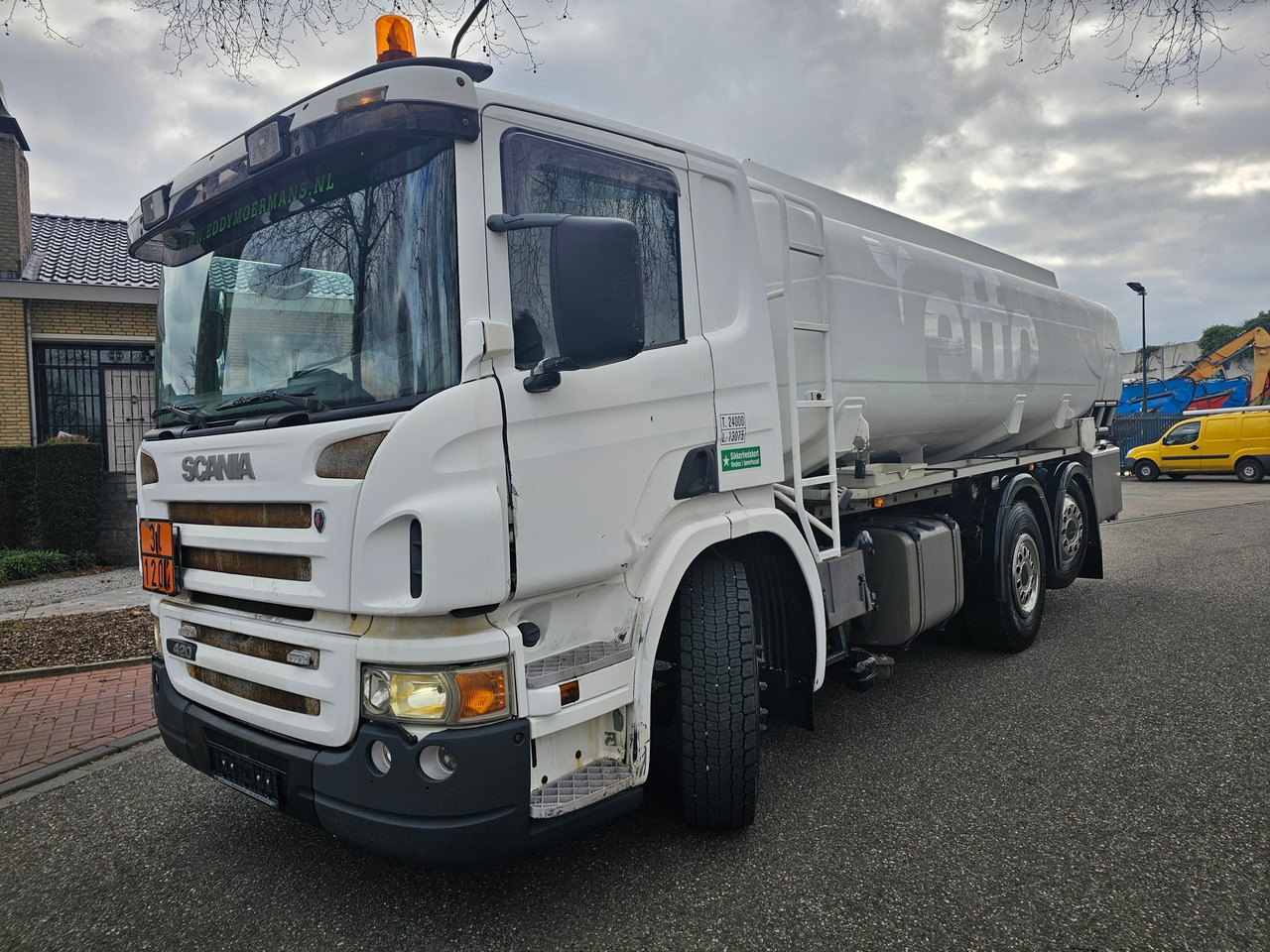 Camion citerne Scania P420 6x2*4
