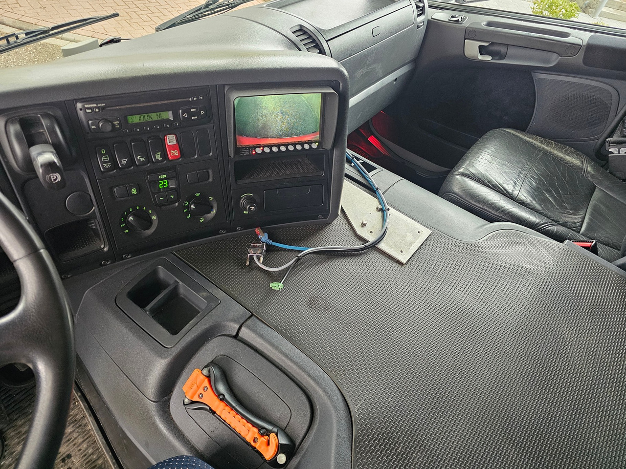 Camion citerne Scania P420 Cp 19 6x2*4