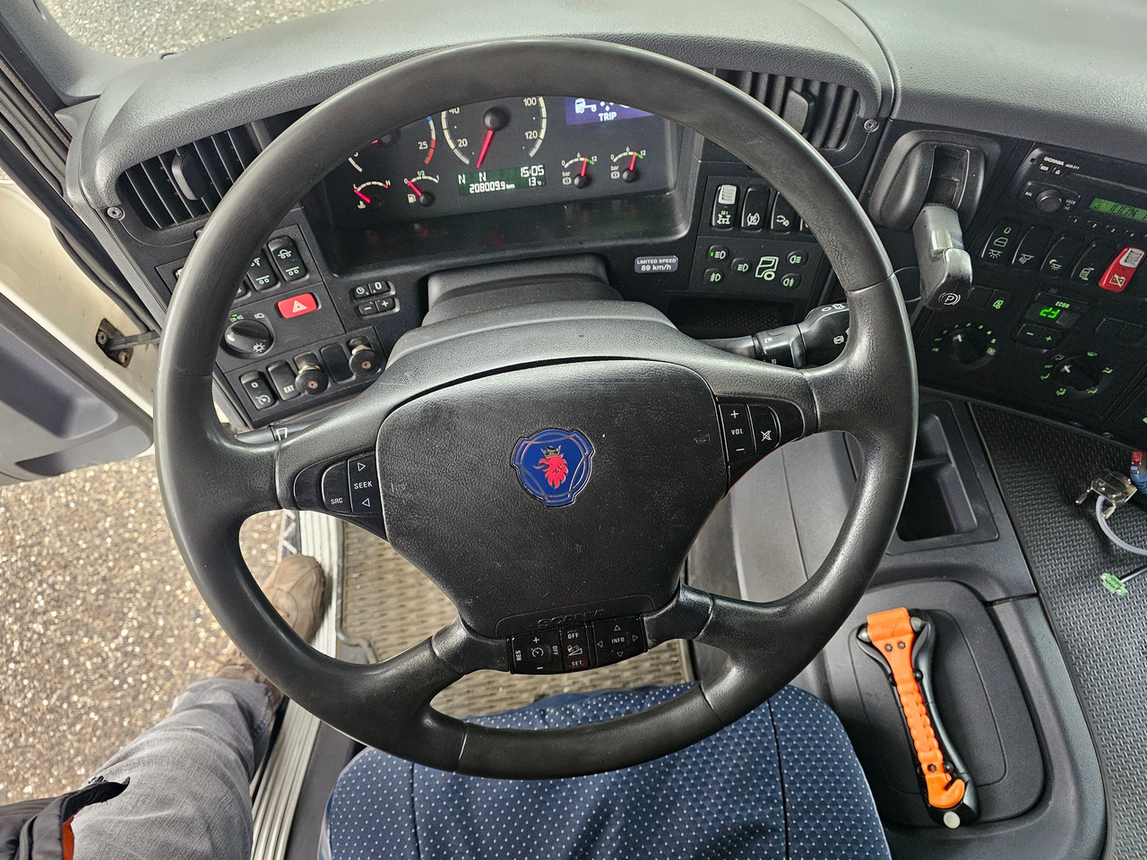 Camion citerne Scania P420 Cp 19 6x2*4