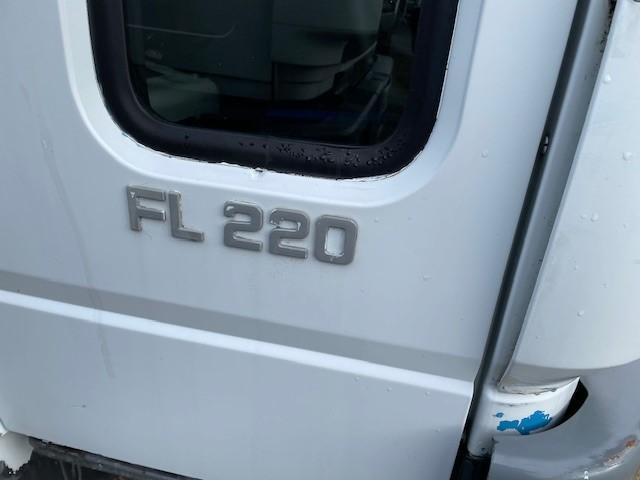 Camion citerne Volvo FL 220