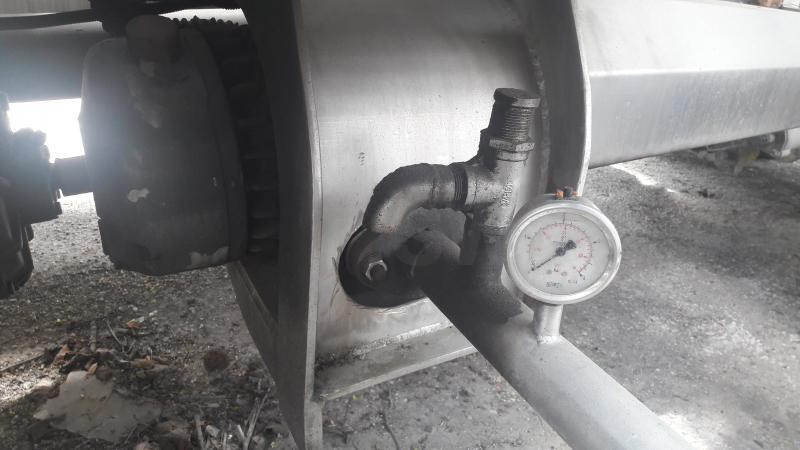 Camion citerne Volvo FM12 450