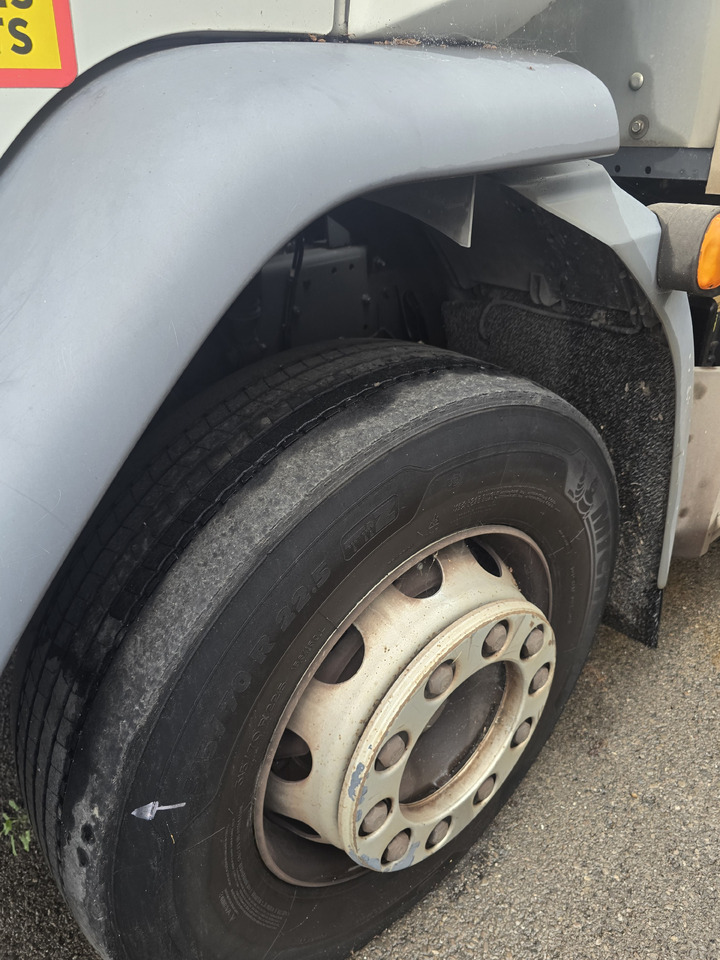 Camion fourgon DAF LF 320