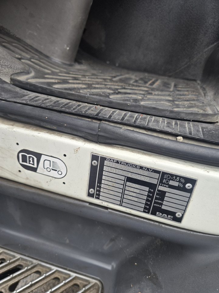 Camion fourgon DAF LF 320