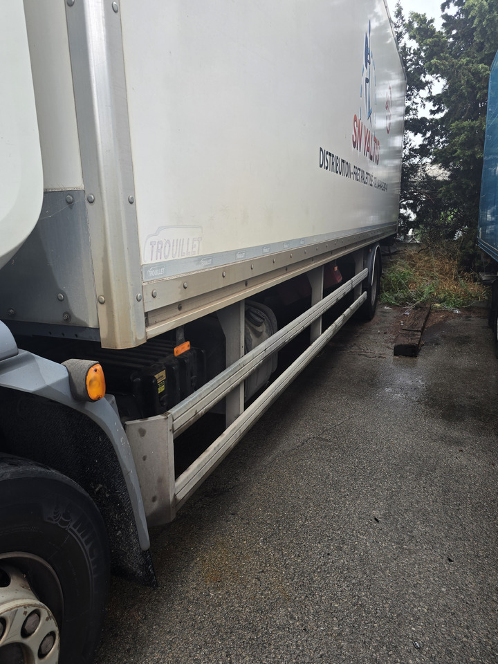 Camion fourgon DAF LF 320