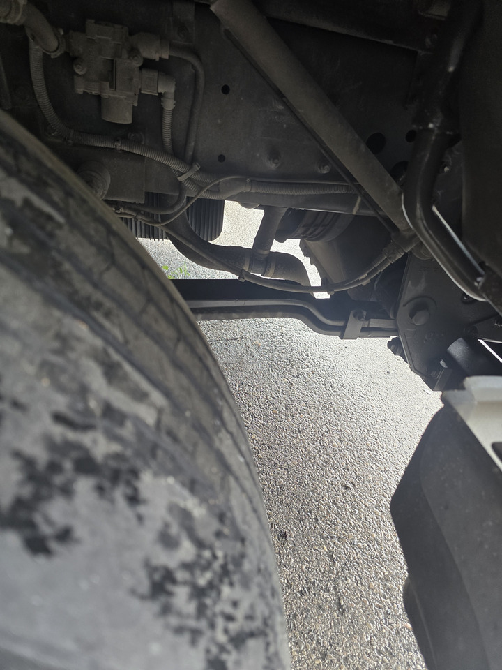 Camion fourgon DAF LF 320