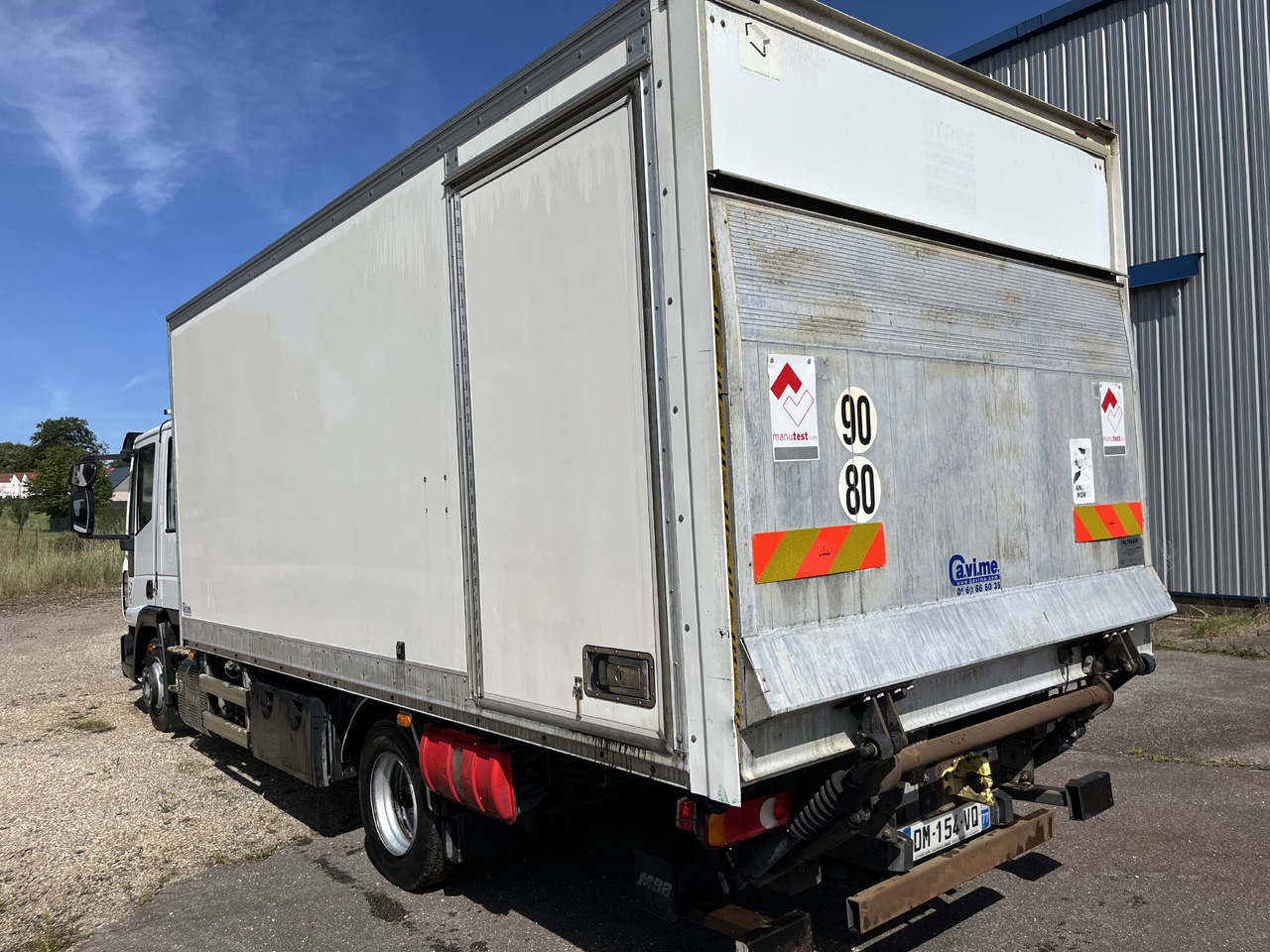 Camion fourgon Iveco Eurocargo 100E22 caisse double cabine 7 places