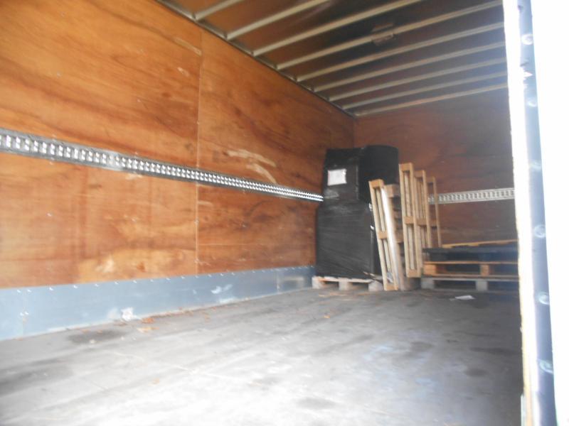 Camion fourgon Iveco Eurocargo 140E25