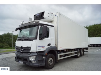 Camion fourgon Mercedes Antos