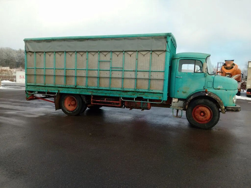 Camion fourgon Mercedes-Benz 1113