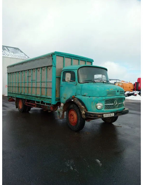 Camion fourgon Mercedes-Benz 1113