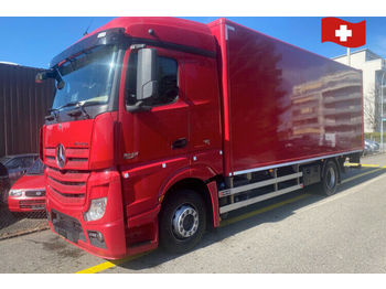Camion fourgon Mercedes-Benz 1842