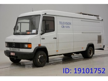Camion fourgon Mercedes-Benz 811D - 26784 km