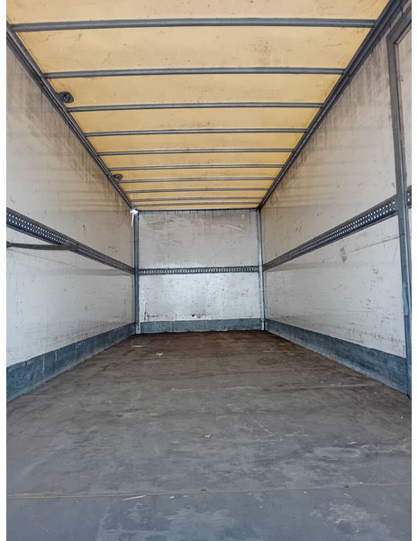 Camion fourgon Mercedes-Benz Atego 1222