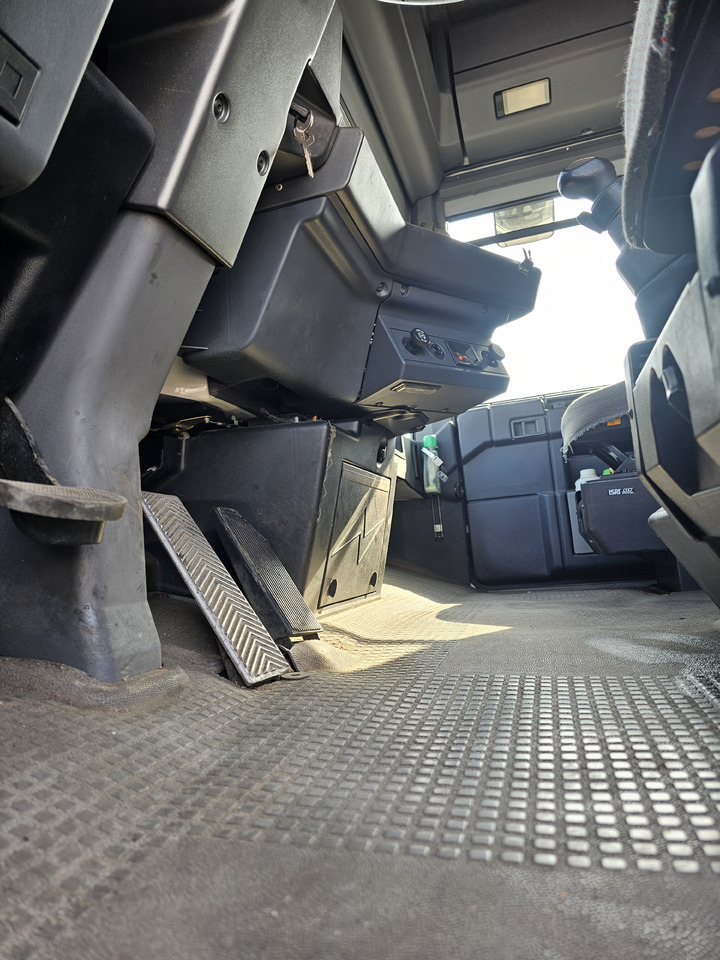 Camion fourgon Renault AE380 PHASE1