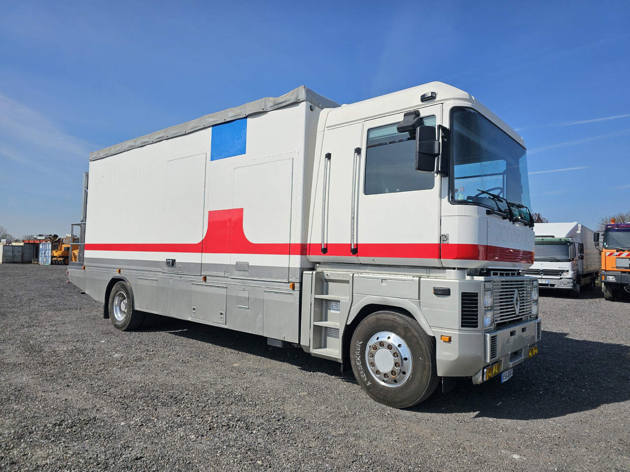 Camion fourgon Renault AE380 PHASE1