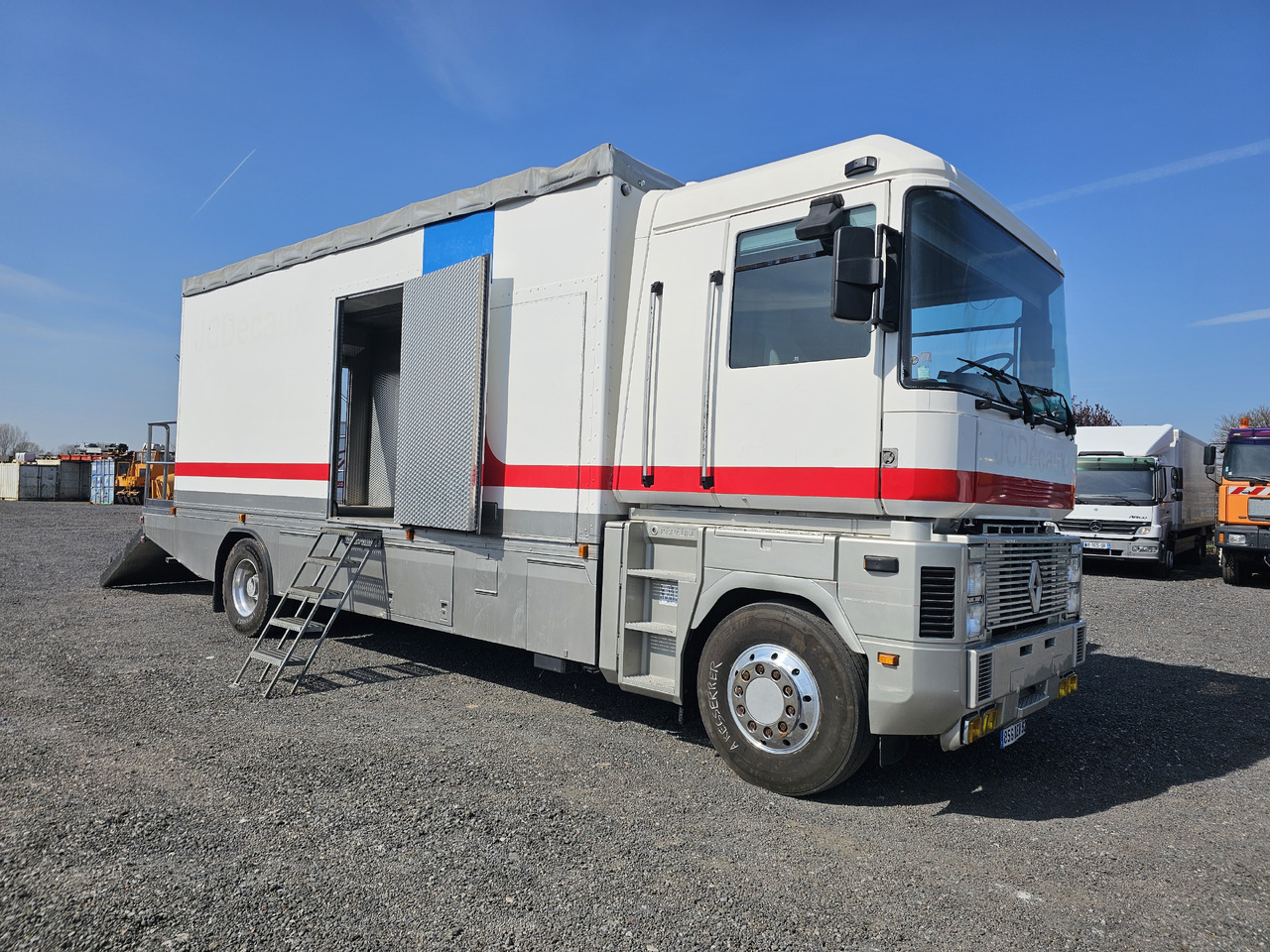 Camion fourgon Renault AE380 PHASE1