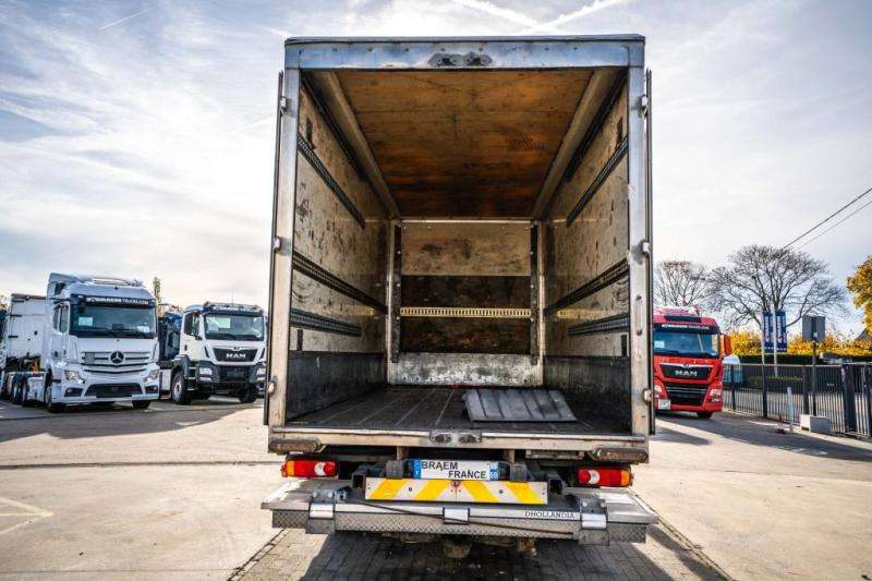 Camion fourgon Renault D14 250 // HAYON DHOLLANDIA