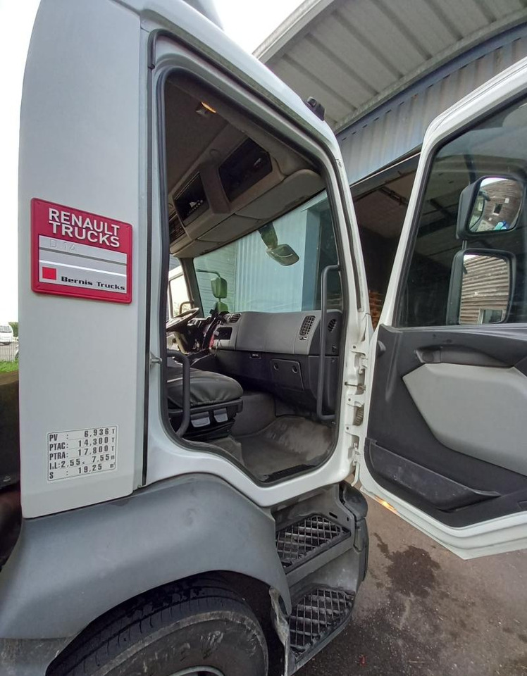 Camion fourgon Renault D 4X2 180cv