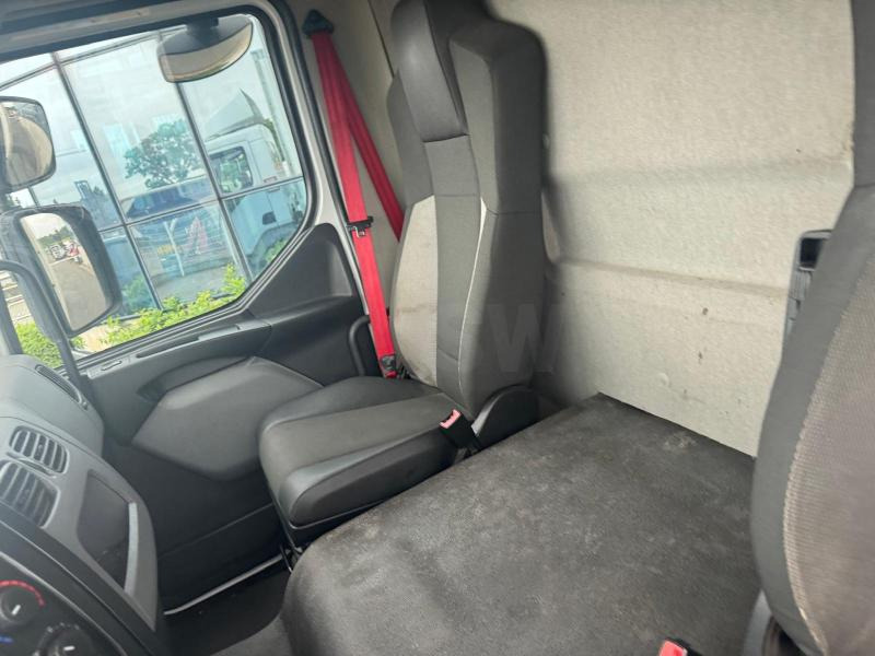 Camion fourgon Renault D-Series