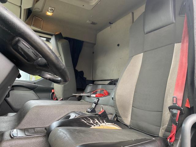 Camion fourgon Renault D-Series 320.19