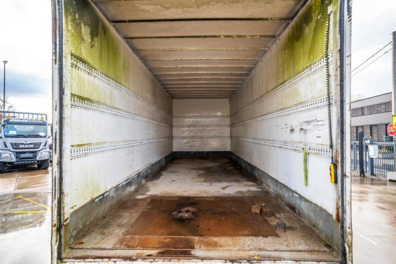 Camion fourgon Renault MIDLUM 220 (16T)+ DHOLLANDIA 2T.