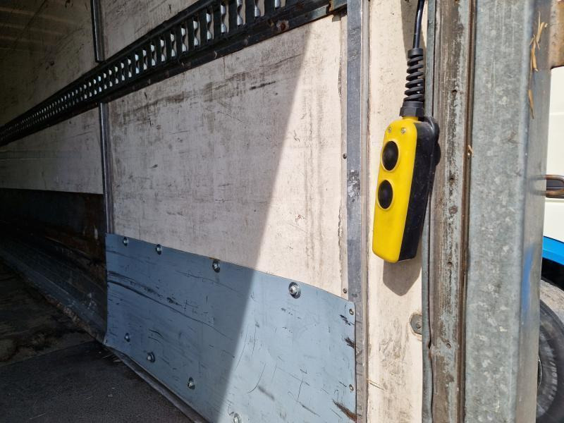 Camion fourgon Renault Midlum 180 DCI