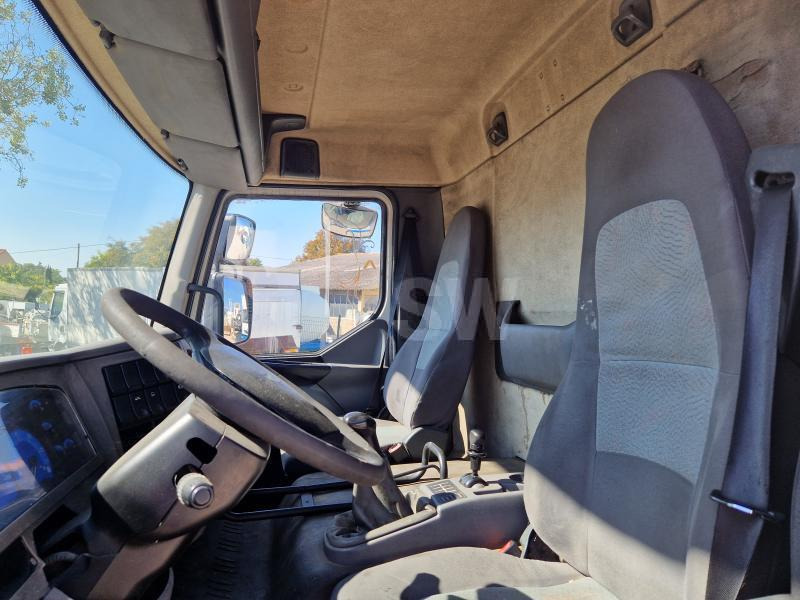 Camion fourgon Renault Midlum 220 DCI