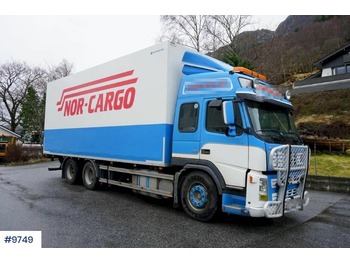 Camion fourgon Volvo FM12