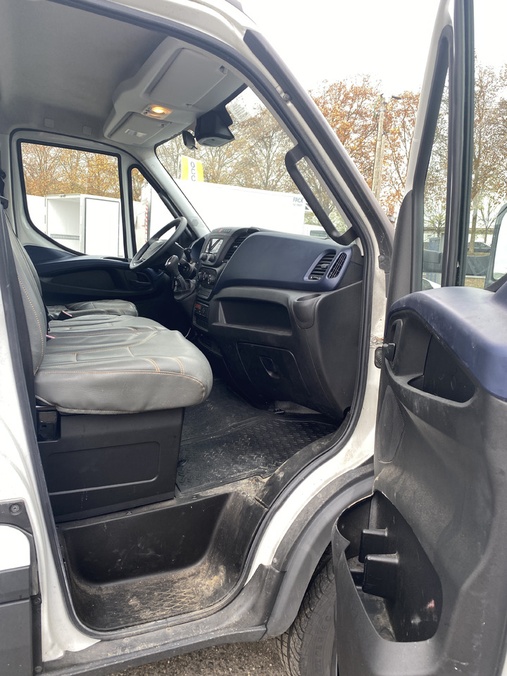 Camion frigorifique IVECO DAILY 70C18