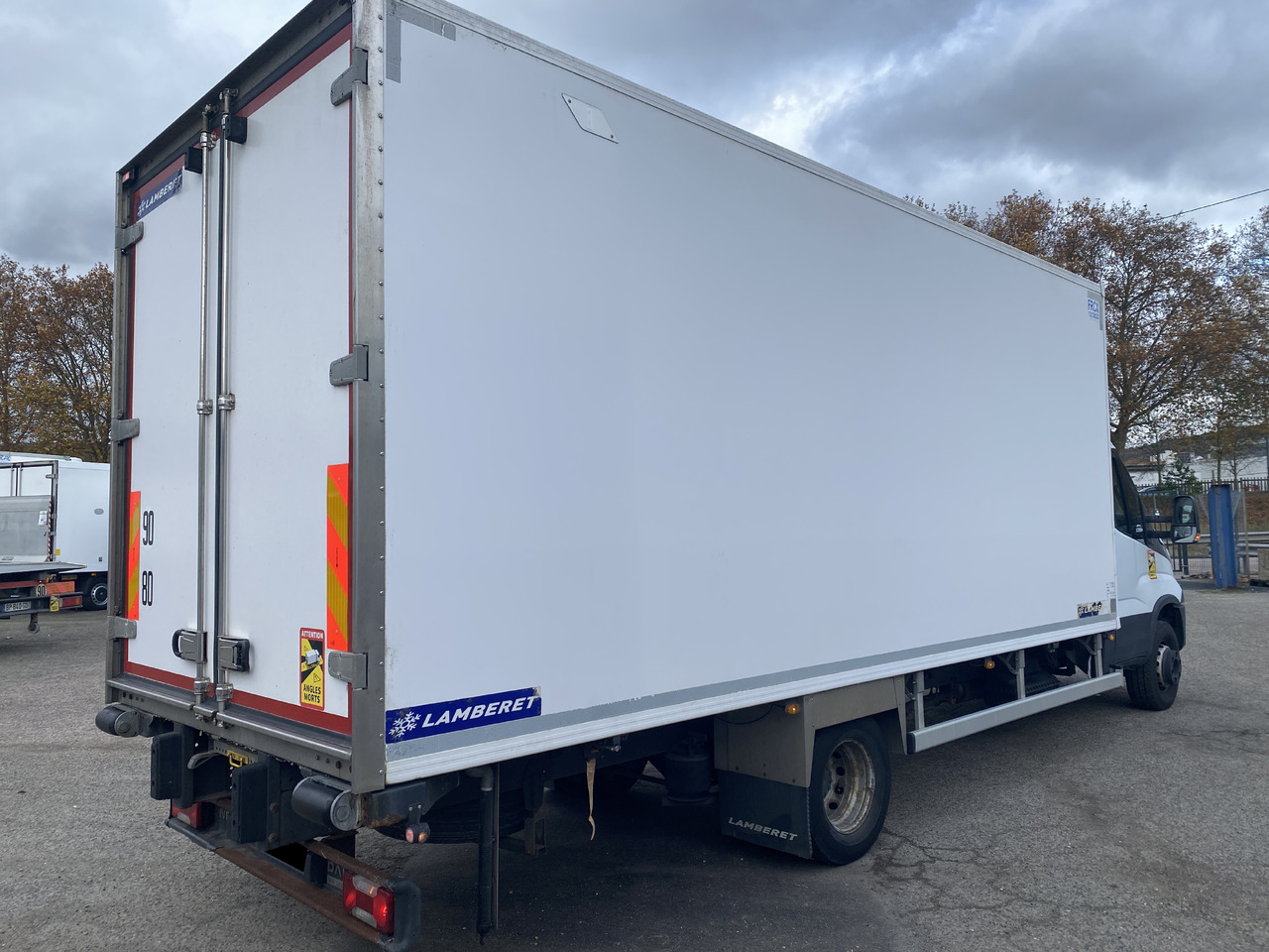 Camion frigorifique IVECO DAILY 70C18