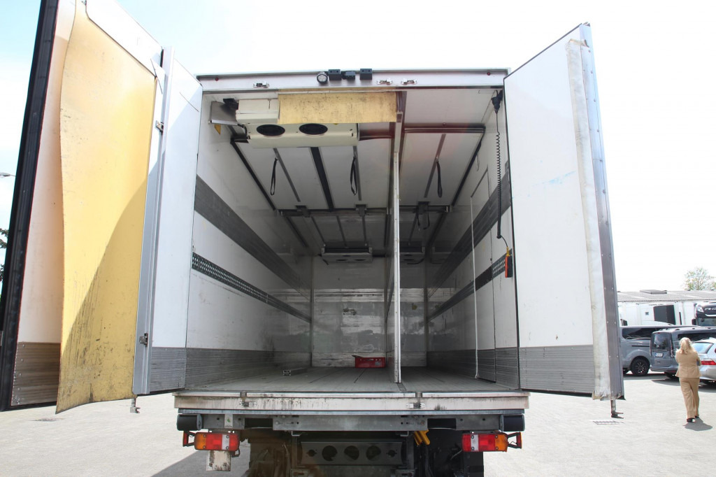 Camion frigorifique MAN TGM 18.250   CS1250 Tri-Temp LBW+Tür Voll Luft