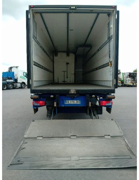 Camion frigorifique MAN TGM 18.340 chereau - Carrier