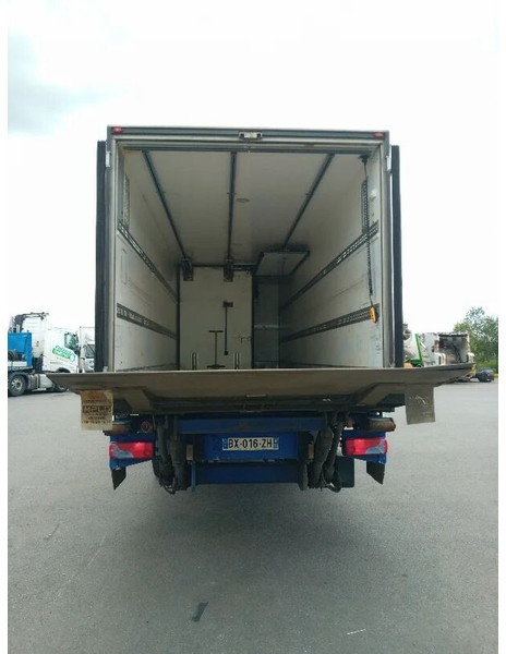 Camion frigorifique MAN TGM 18.340 chereau - Carrier