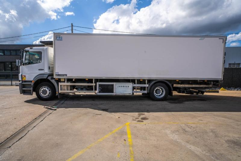 Camion frigorifique Mercedes AXOR 1829 BL-MP3 +CARRIER+DHOLLANDIA