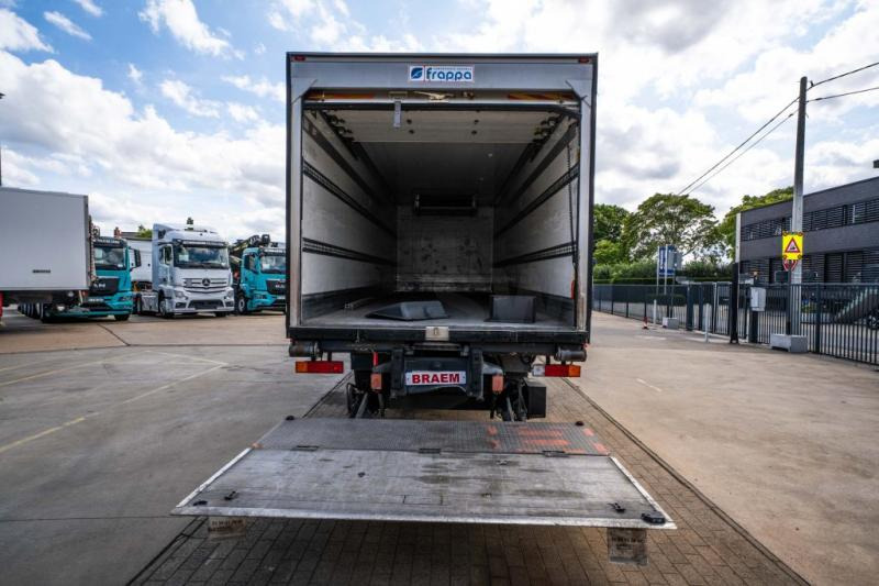 Camion frigorifique Mercedes AXOR 1829-MP3+ CARRIER