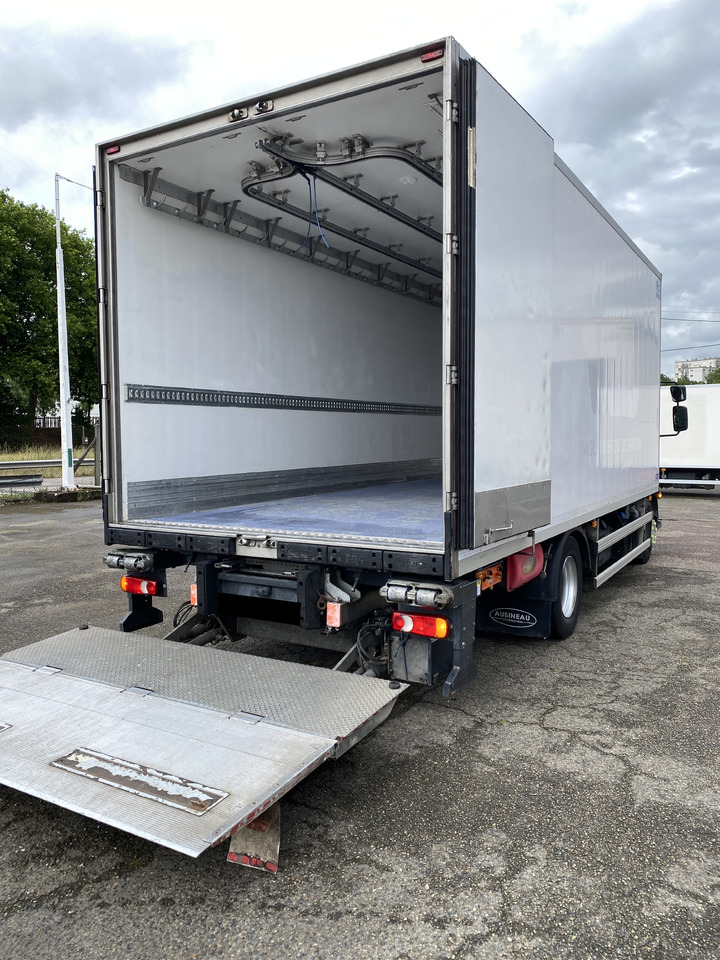 Camion frigorifique RENAULT D16