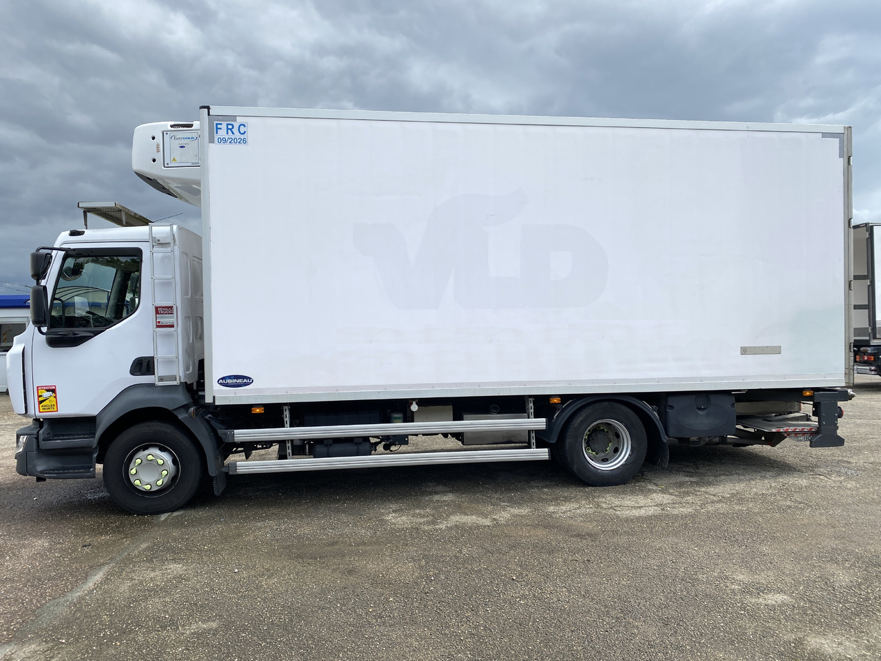 Camion frigorifique RENAULT D16