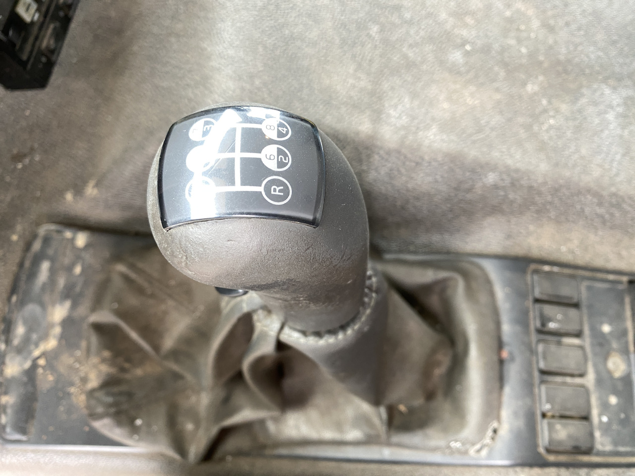 Camion frigorifique VOLVO FL 280