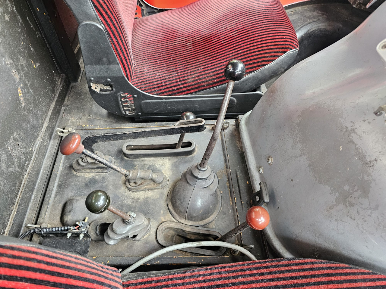 Camion grue Unimog 406/U9000 4x4