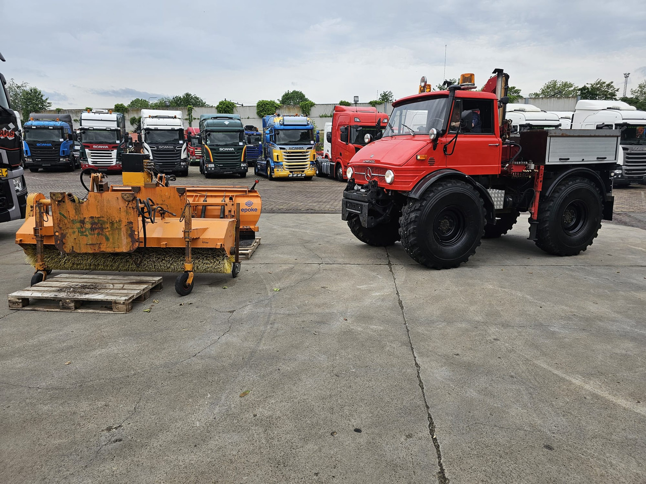 Camion grue Unimog 406/U9000 4x4