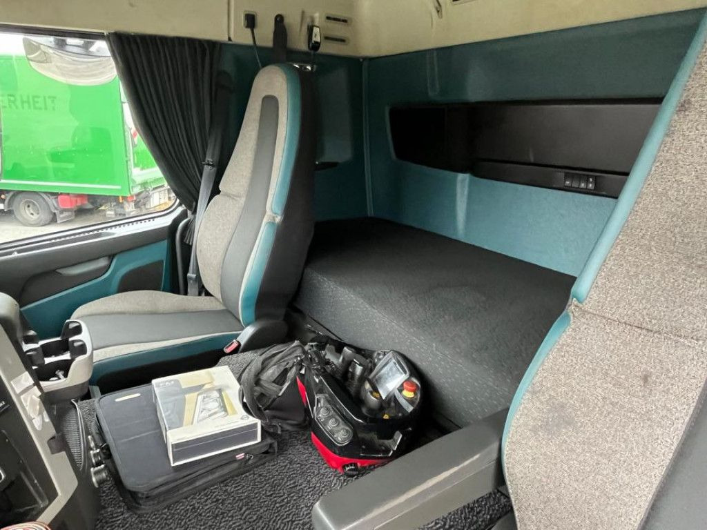 Camion grue Volvo FM 420 6x2 Pritsche Heckkran 27m/t,Funk,Jib ,E6