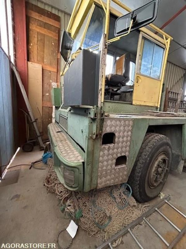 Camion plateau CAMION UNIC - 1974 / 82262 KM